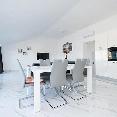 Apartmán With A Parking Space - 23015 Zadar