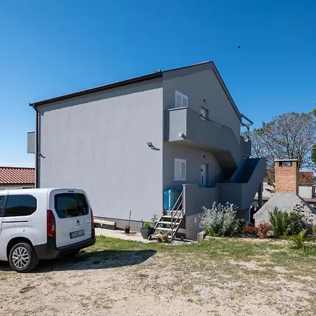Apartmán With A Parking Space - 23015 Zadar